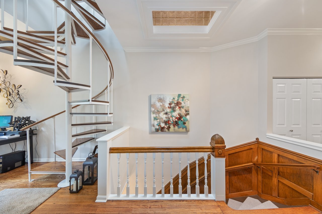 Bright and Spacious Home on Dearborn Street