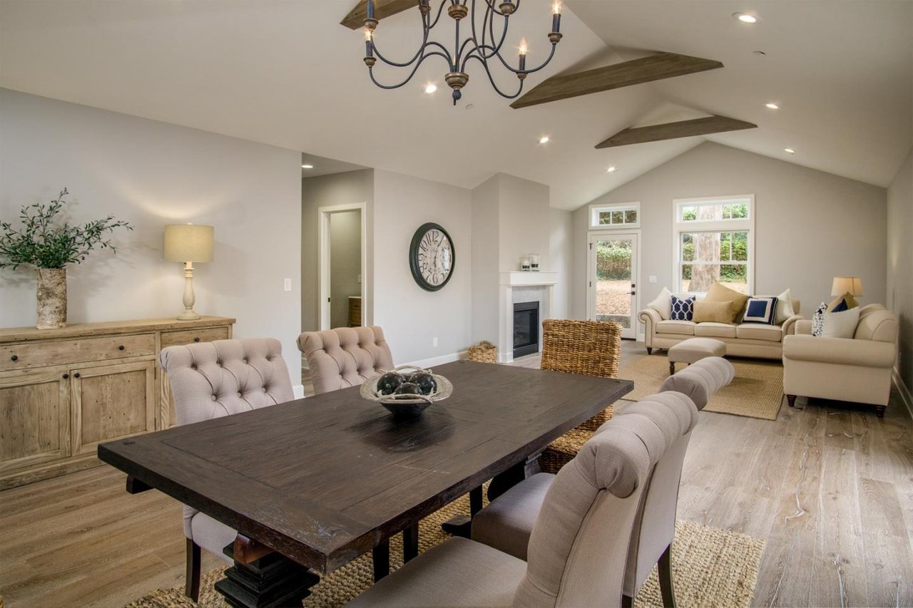 Single Level Stunner in the Beach Tract