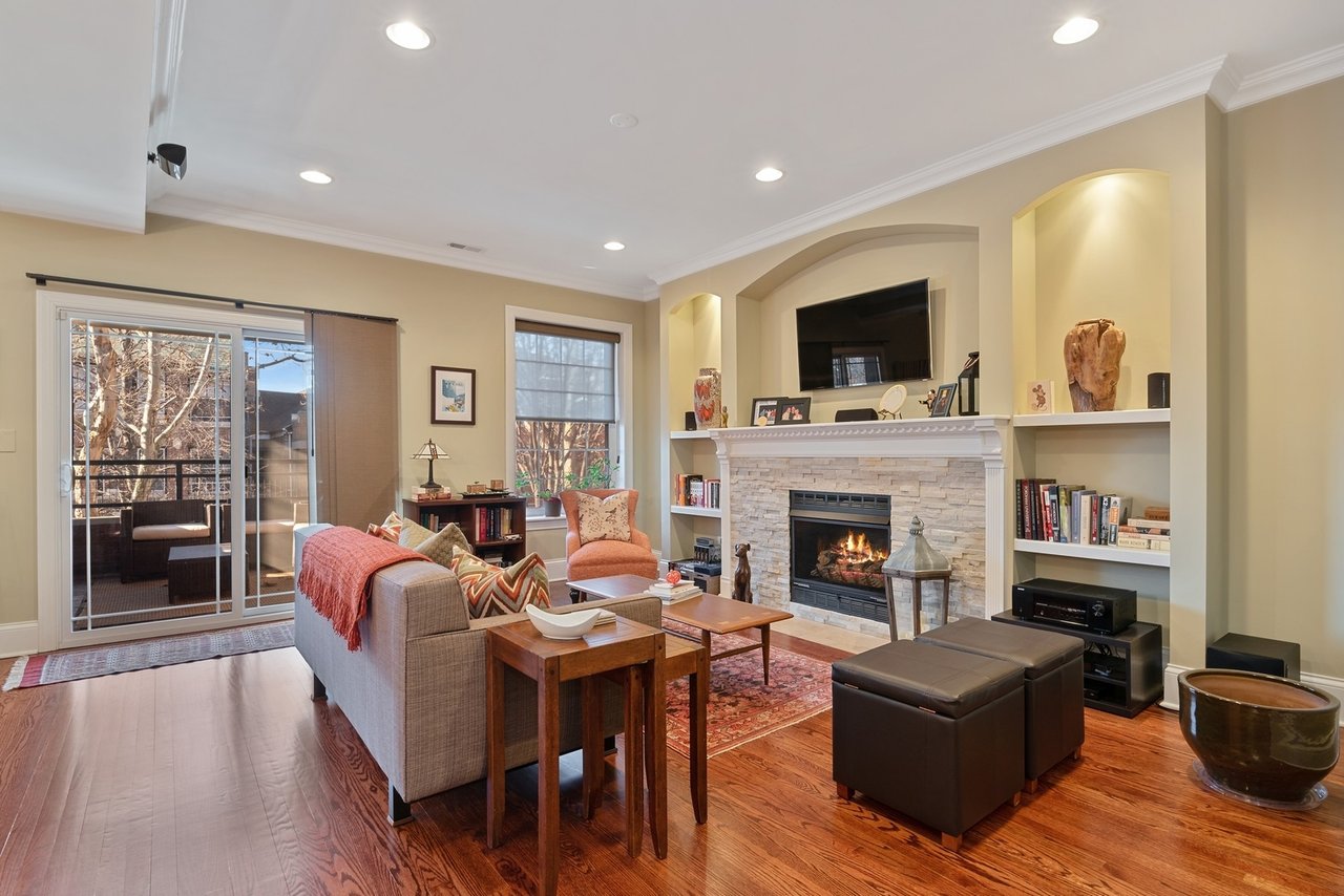 6335 N Magnolia Avenue # 2S
