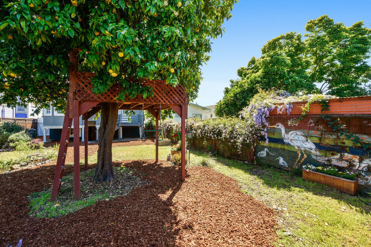 811 Santa Clara Ave