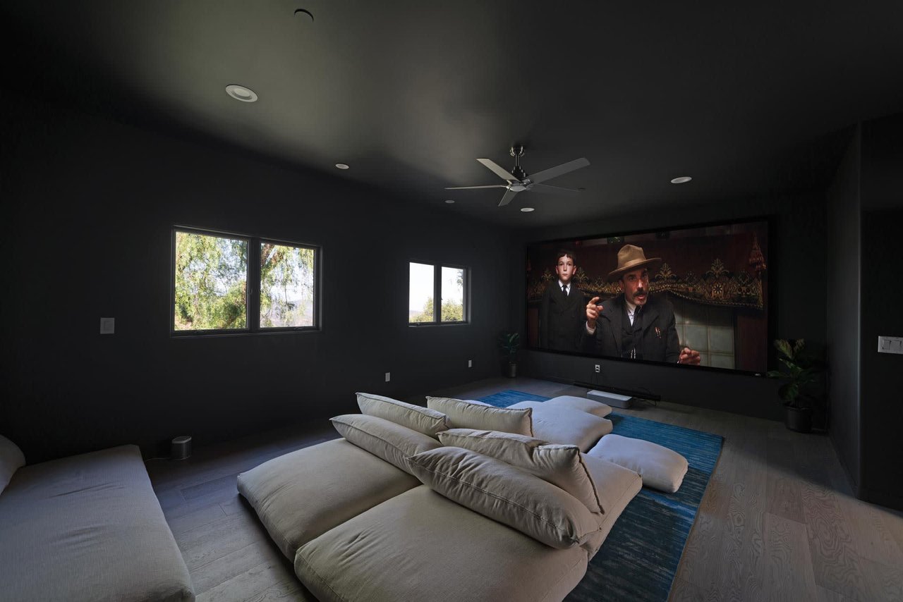 Grandeur House