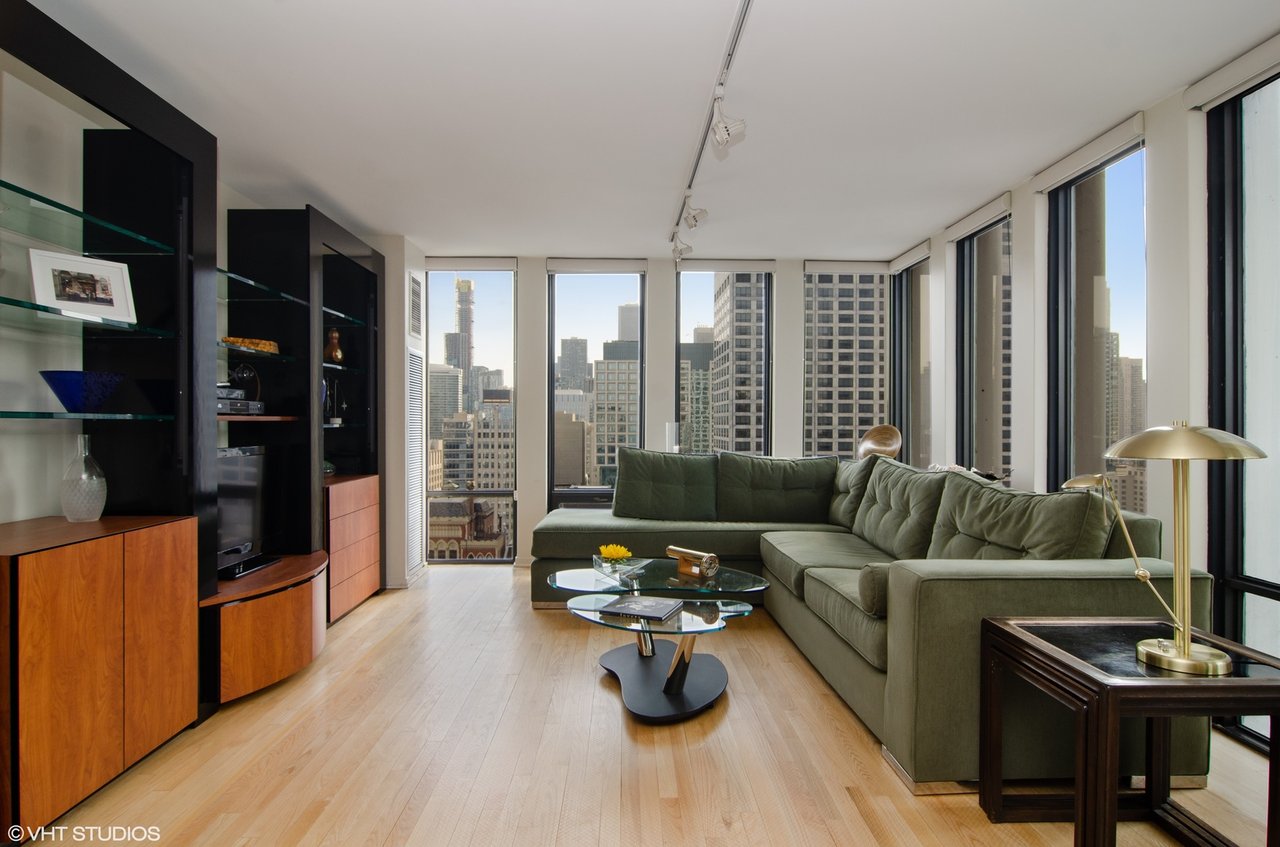 200 E Delaware Pl, #33F