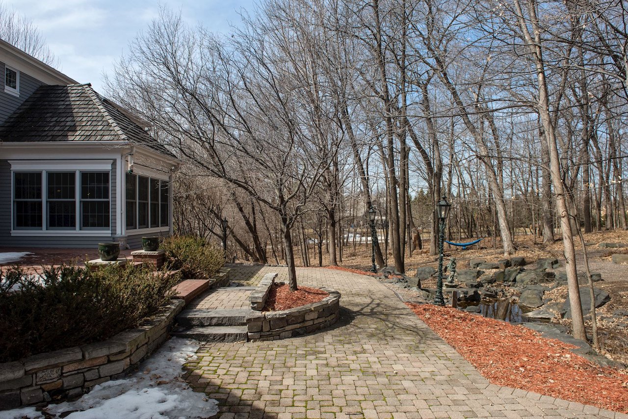 550 Oxford Road, Orono