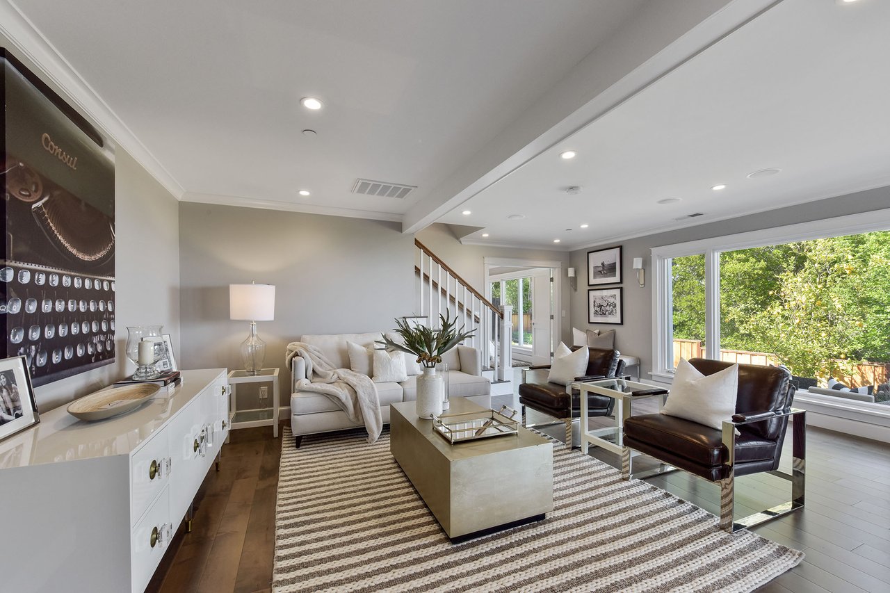 1080 Crestview Dr