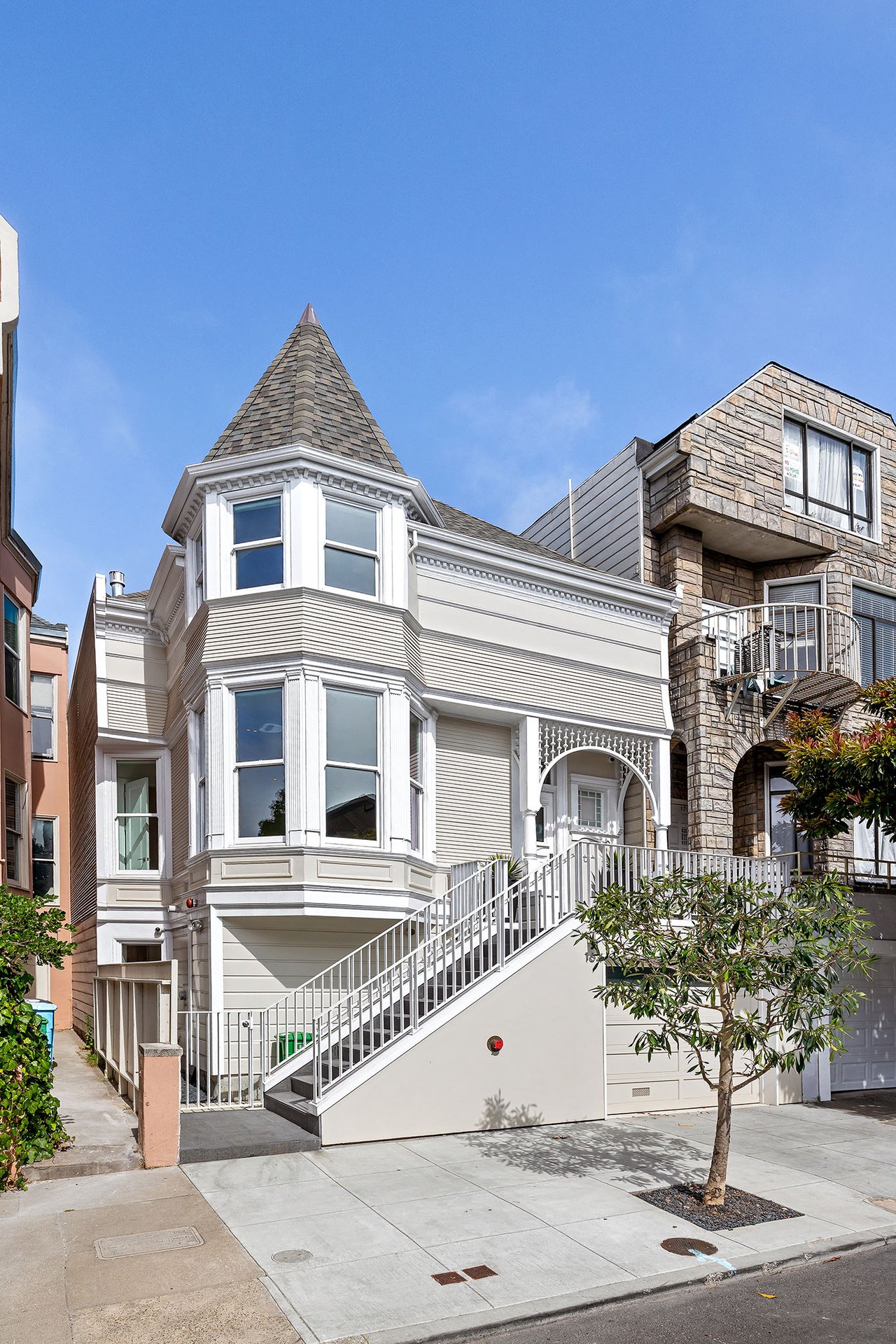 Victorian Architecture Meets Sleek Contemporary Design