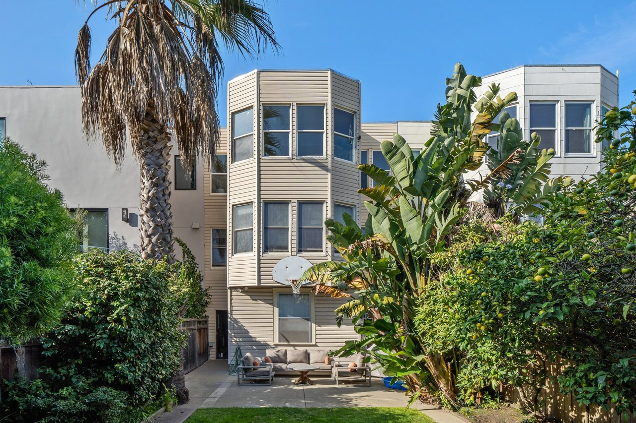 EXCEPTIONAL MARINA HOME