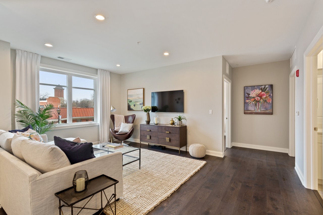 Commuters Dream Location that can't be beat | 4441 Wolf Road Unit 202