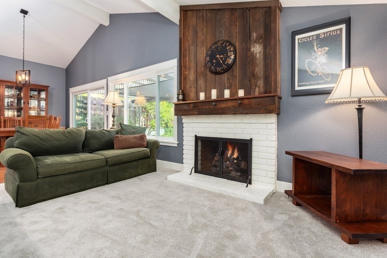 1105 Glengarry Ln - Rudgear Estates