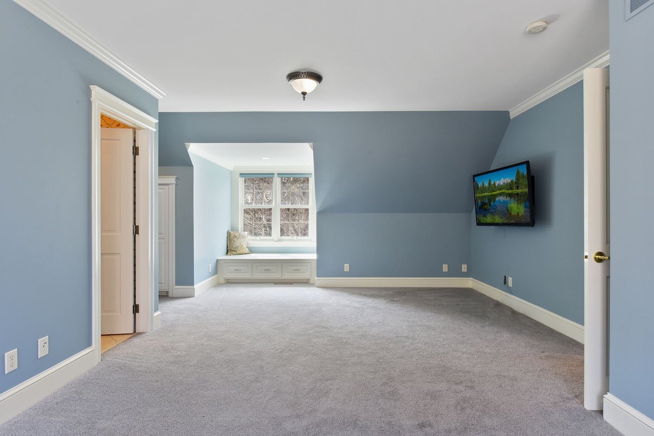 550 Oxford Road, Orono
