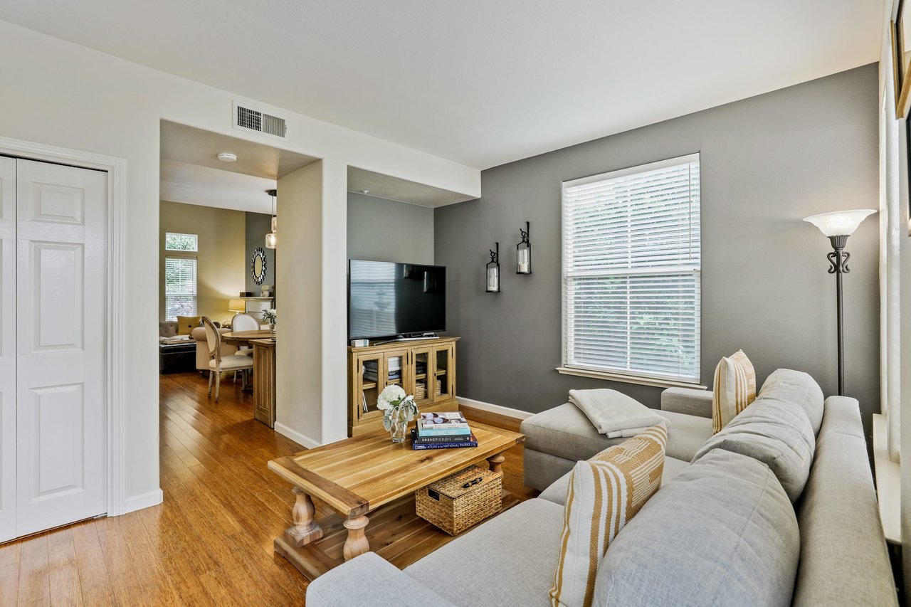 54 Arnold Dr