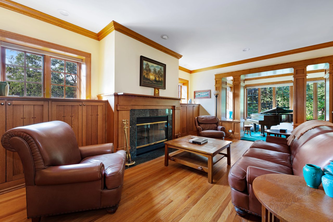 Charming Prairie-Style Logan Square Home: 2657 W. Logan Blvd