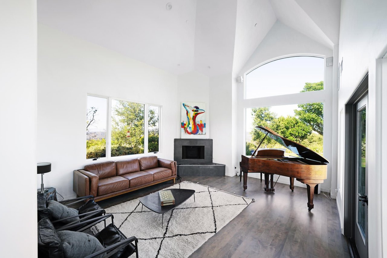 Grandeur House