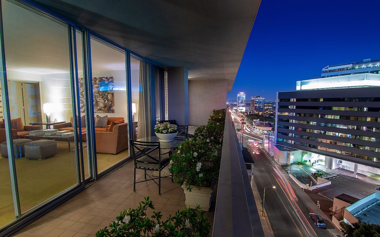 9255 Doheny Rd, #804