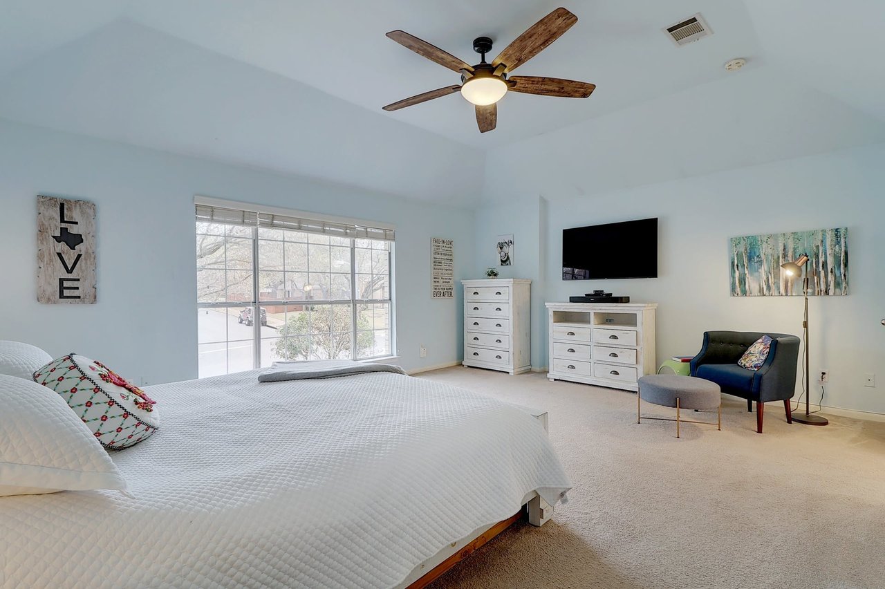 2432 Falcon Dr