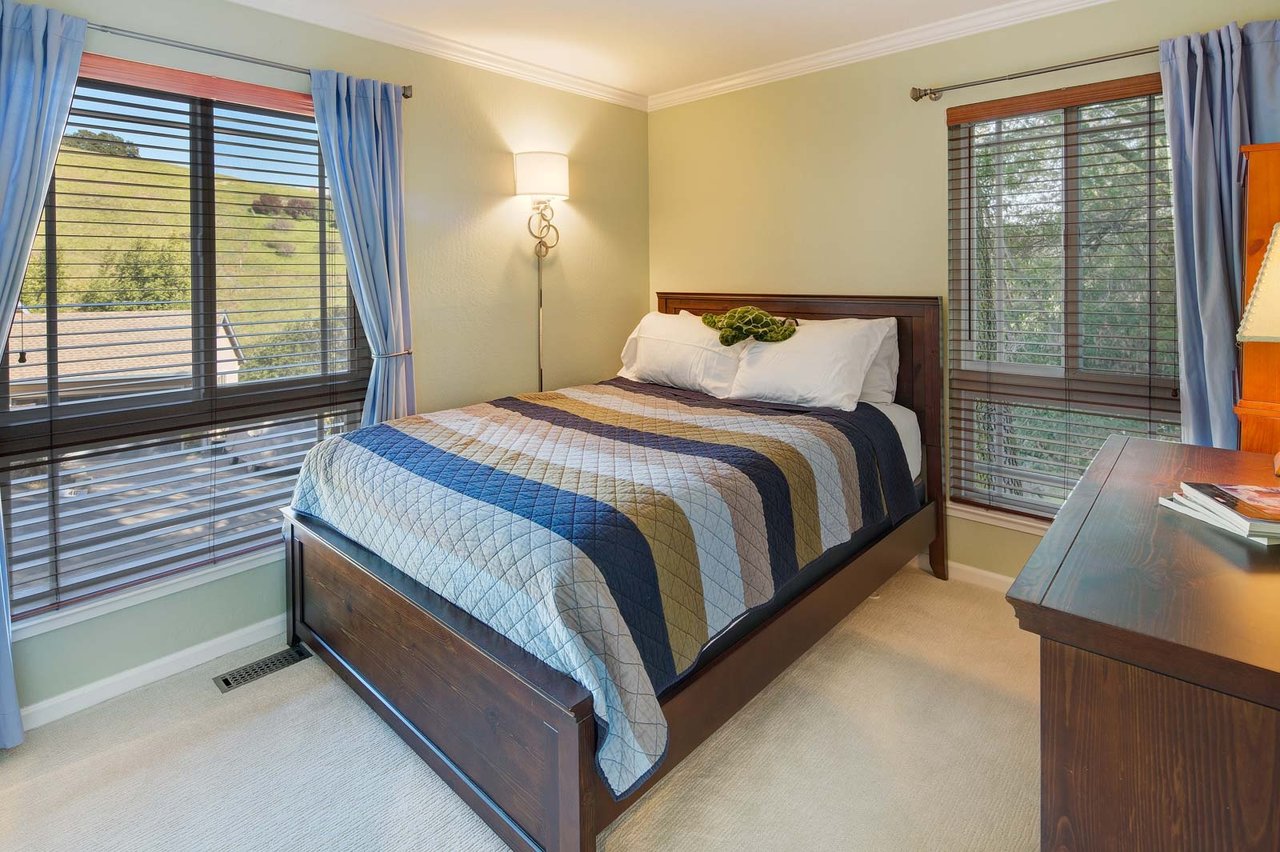 45 Miwok Drive, San Anselmo