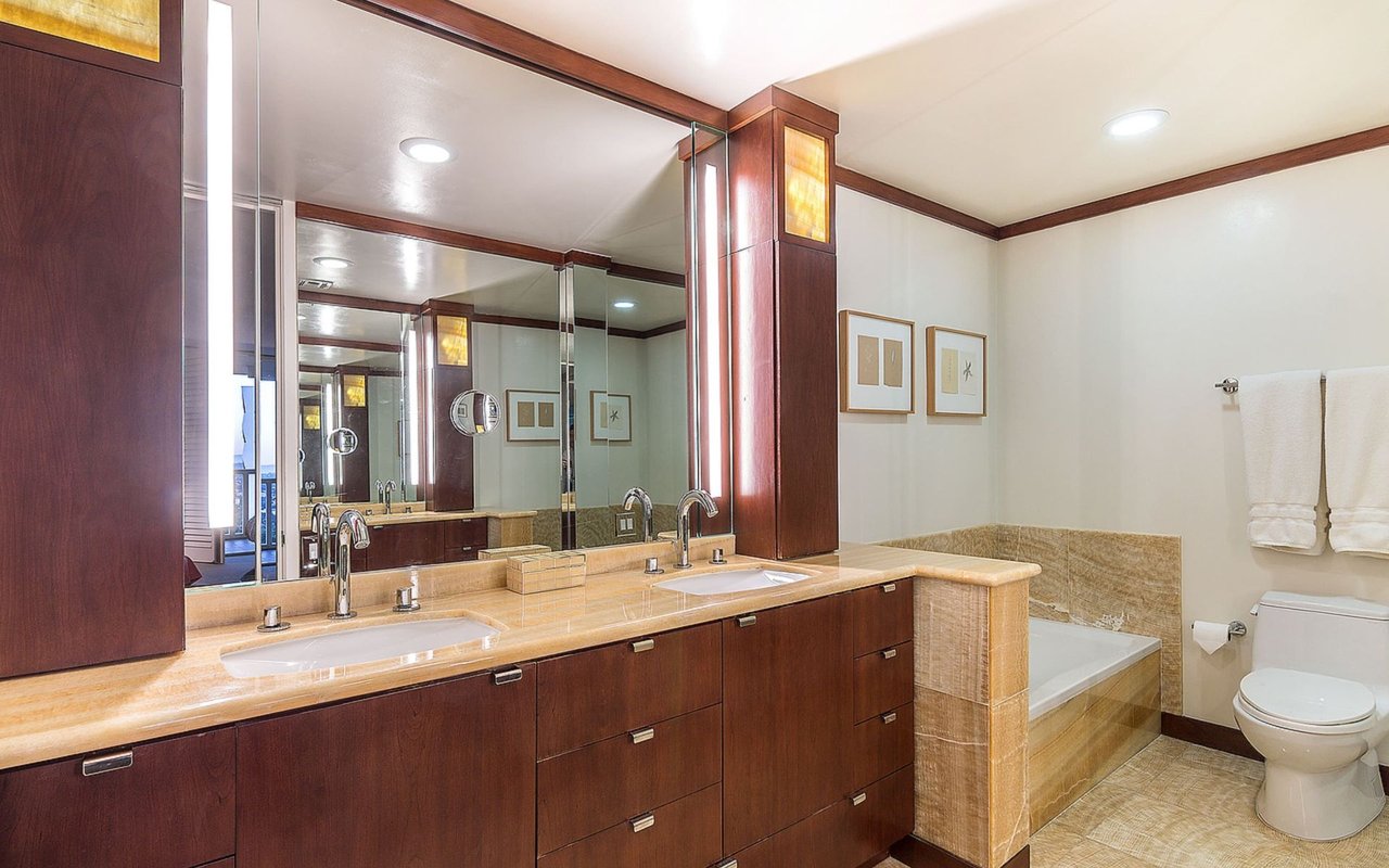 9255 Doheny Rd, #804