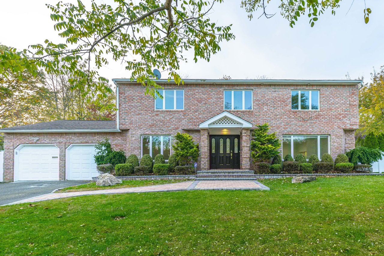 1 W Fern Drive, Jericho