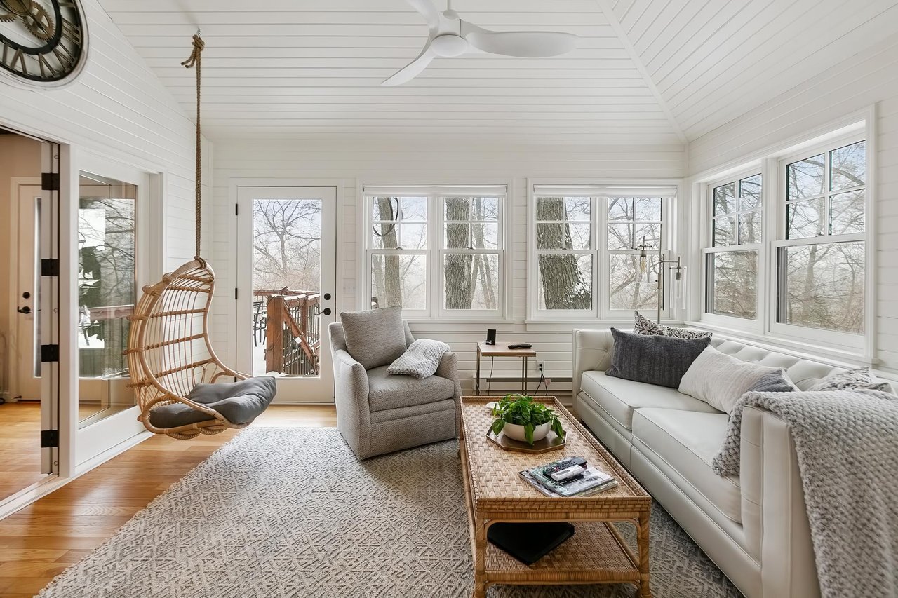 Beautifully Updated Eden Prairie Home on Quiet Cul-De-Sac!
