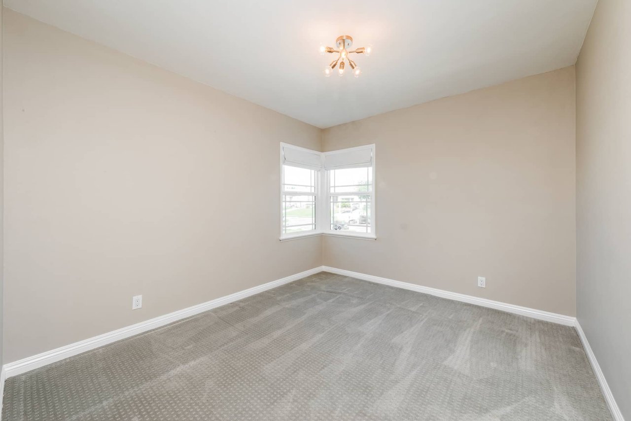 Fantastic 4 Bedroom in super hot Hawthorne