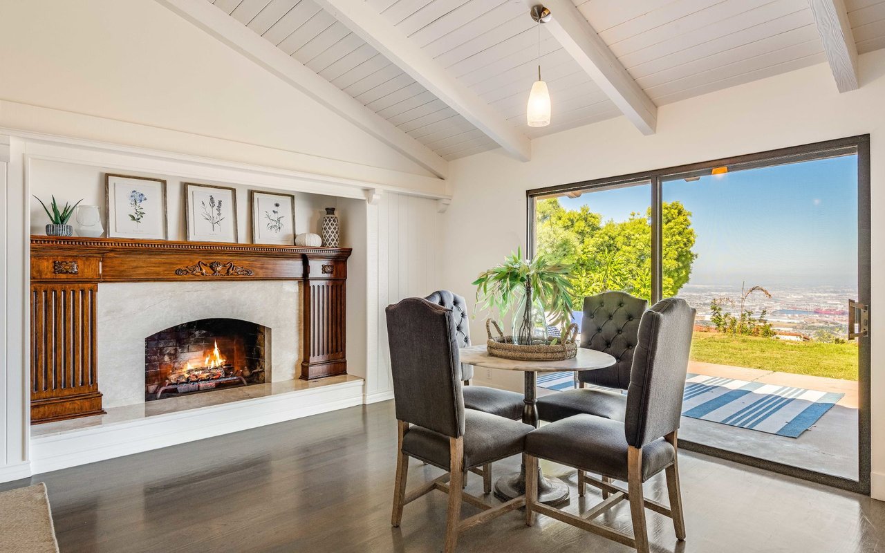 3158 Crownview Dr