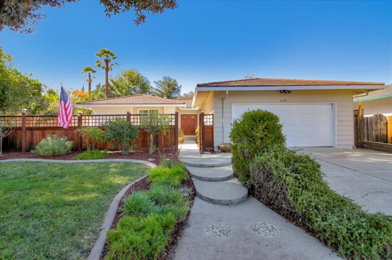 6125 Larios Way