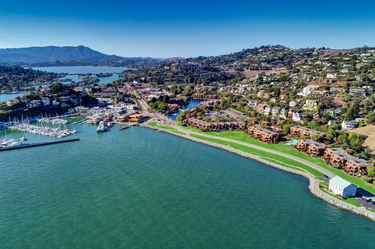 Luxury Condominium by the Bay
