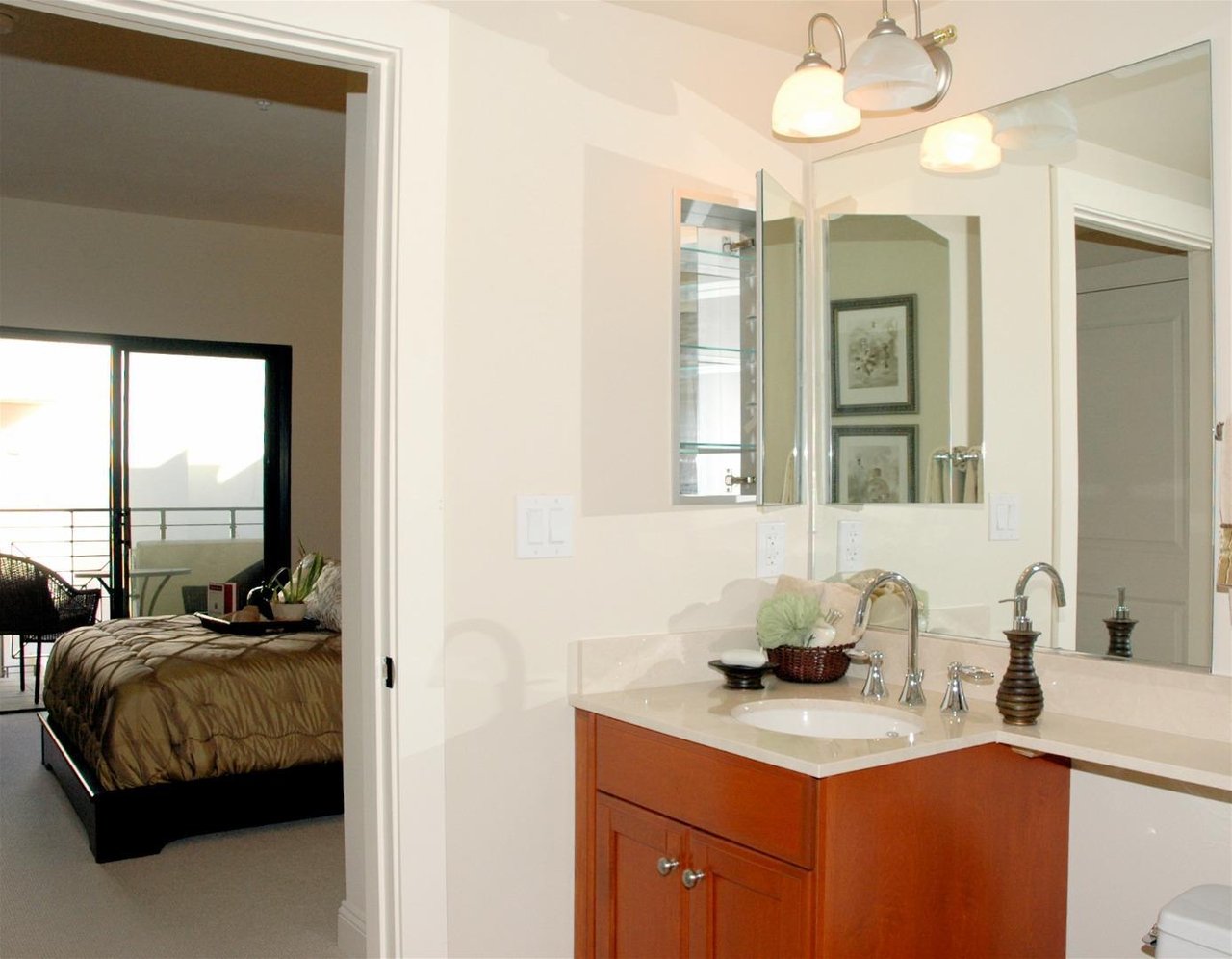 225 9th Ave, #303