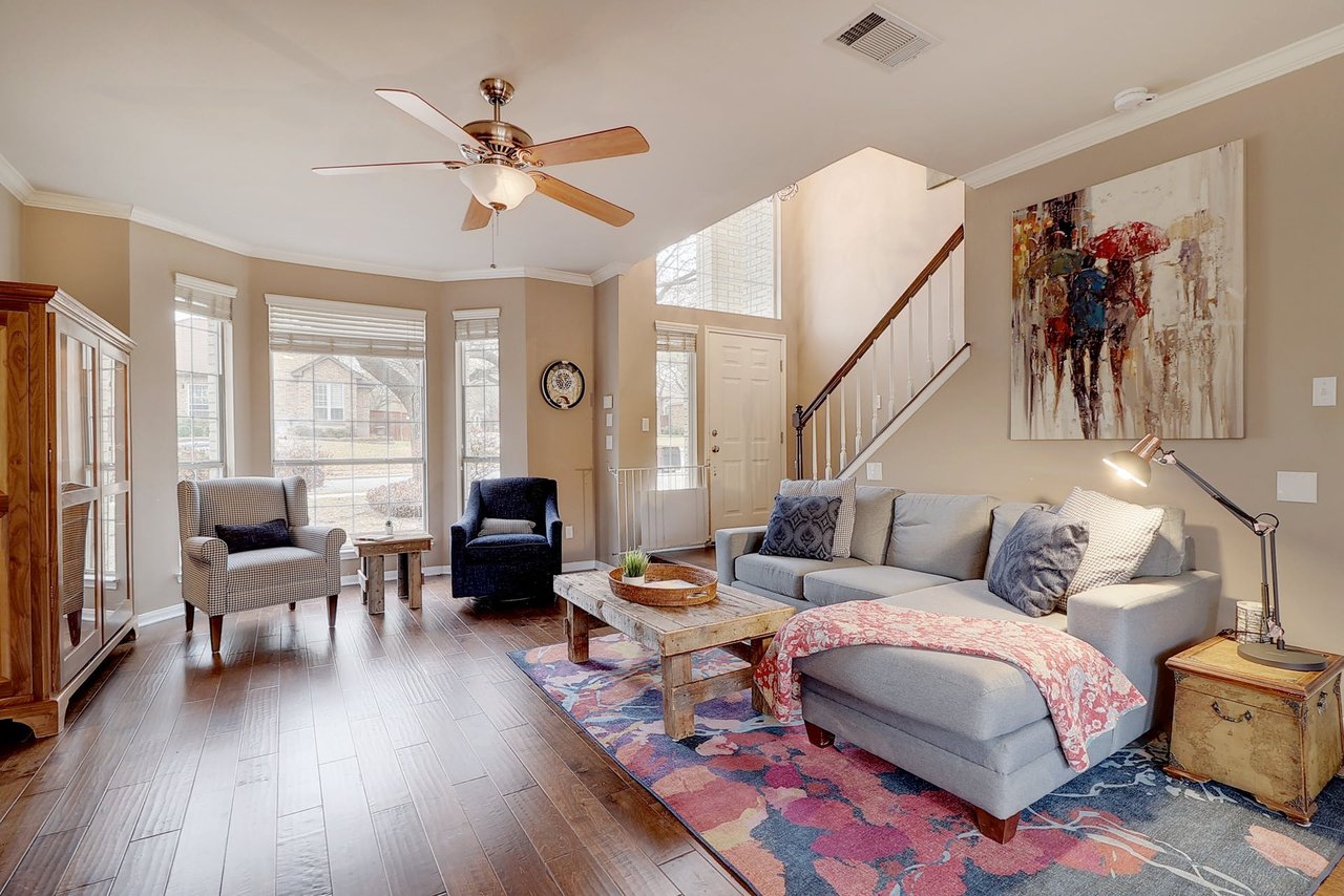 2432 Falcon Dr