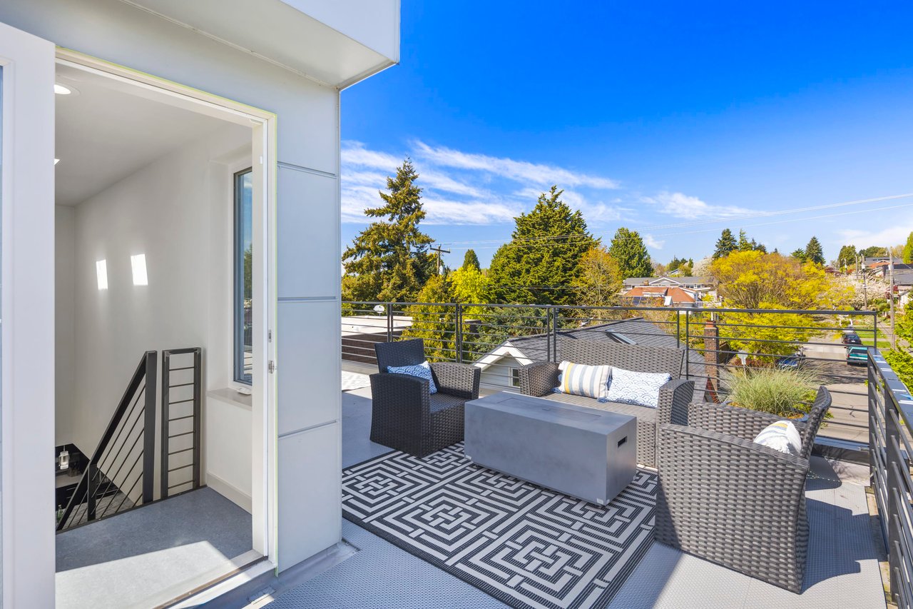 2418 NW 64th St