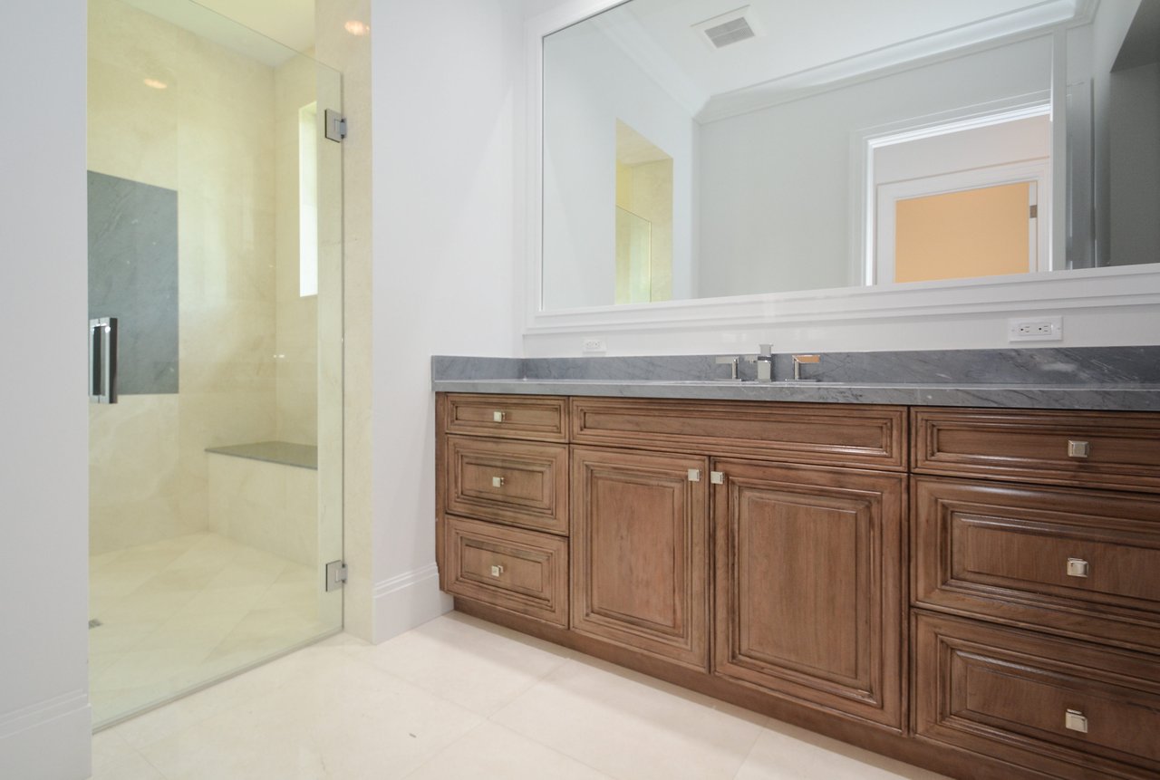 8422 Lookout Cir