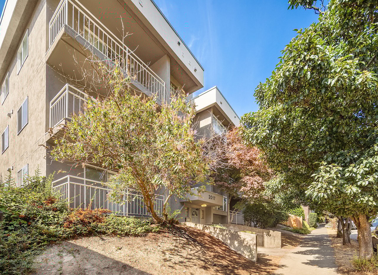 2017 Eastlake Ave E #202