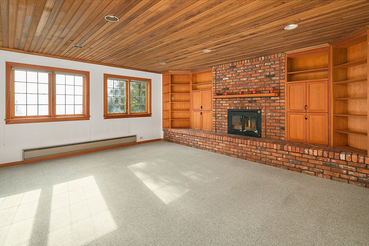 1325 SW 175th St