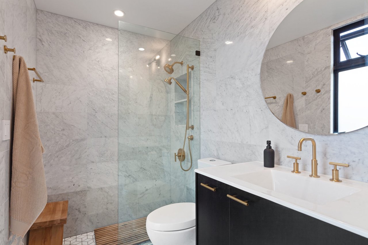 1010 Silliman St
