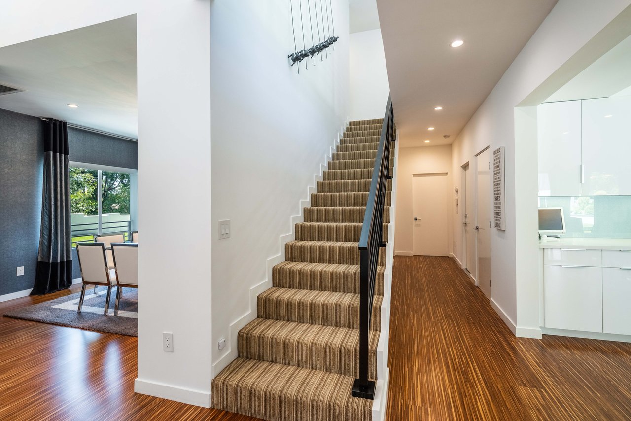 691 East Las Flores