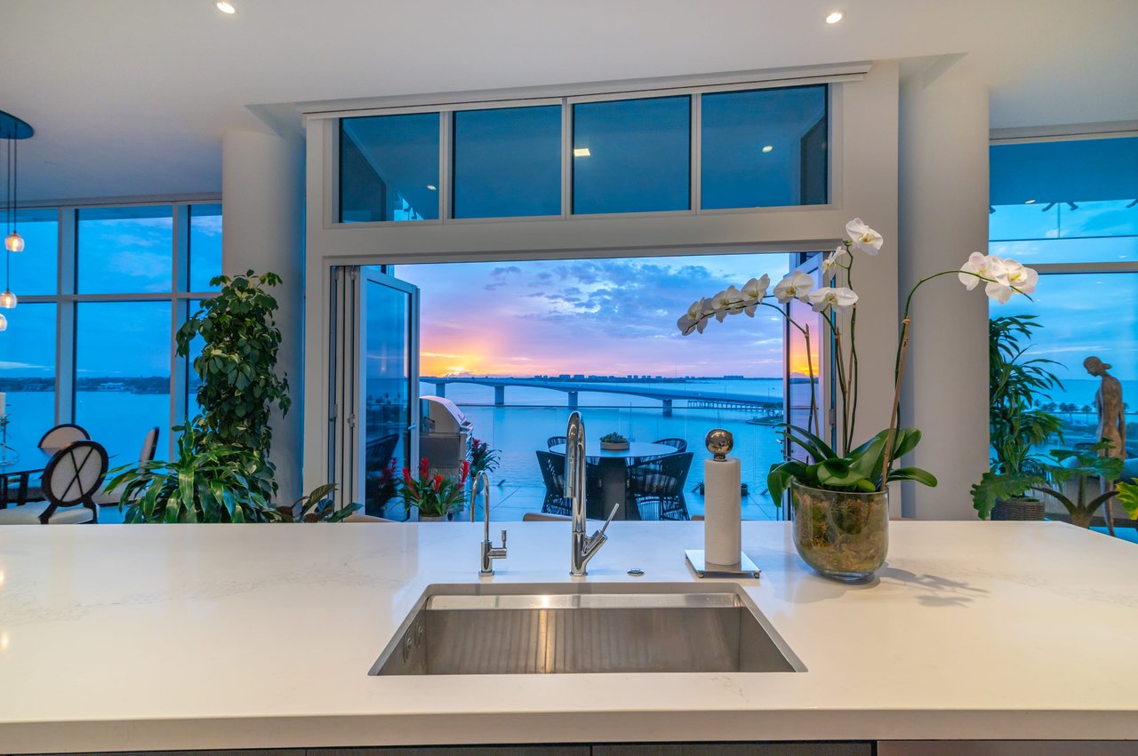 280 Golden Gate Point PH 2
