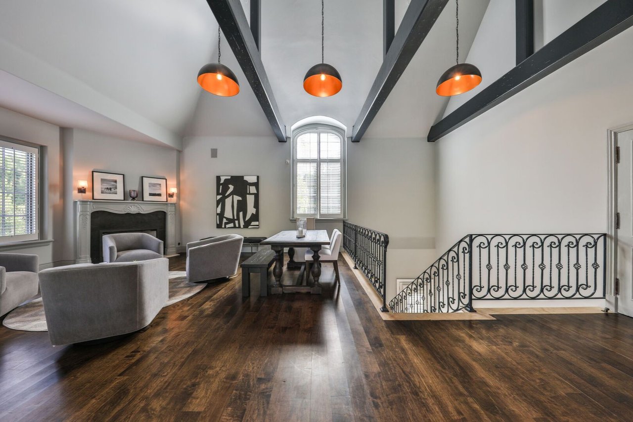Infinity Manor
