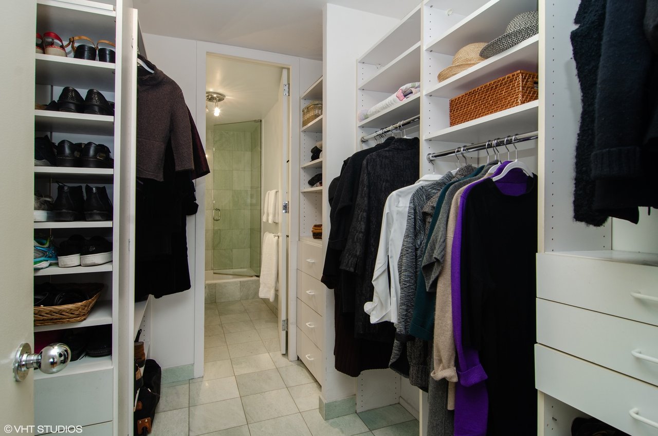 200 E Delaware Pl, #33F