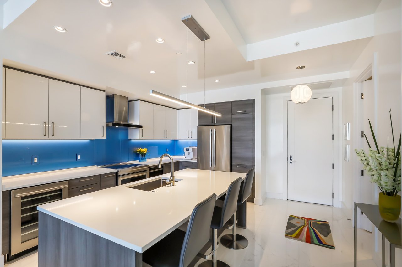 111 S Pineapple Ave #1008