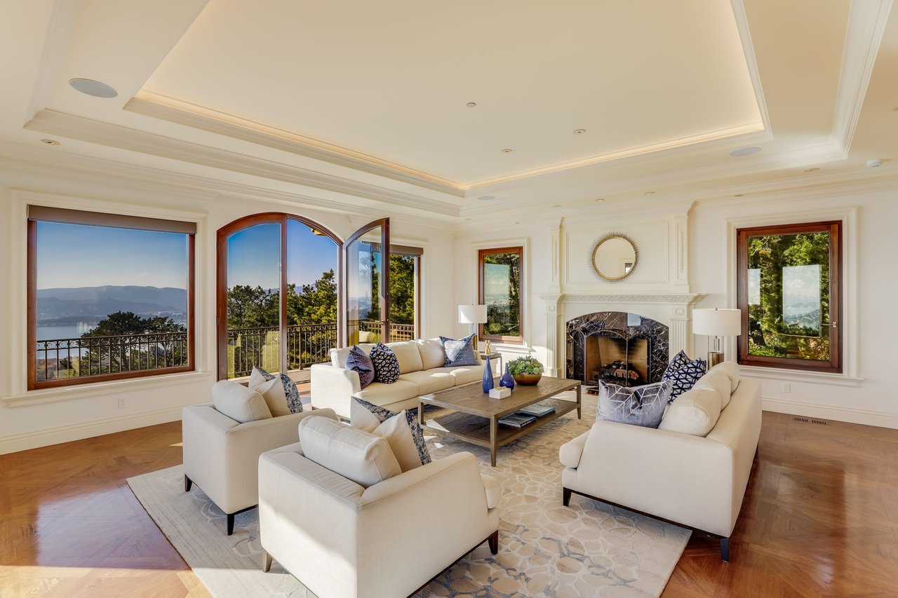 Extraordinary Tiburon Sanctuary