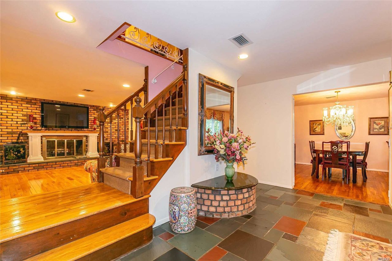 10 Cupid Ct, Dix Hills