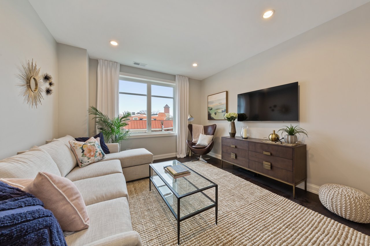 Commuters Dream Location that can't be beat | 4441 Wolf Road Unit 202