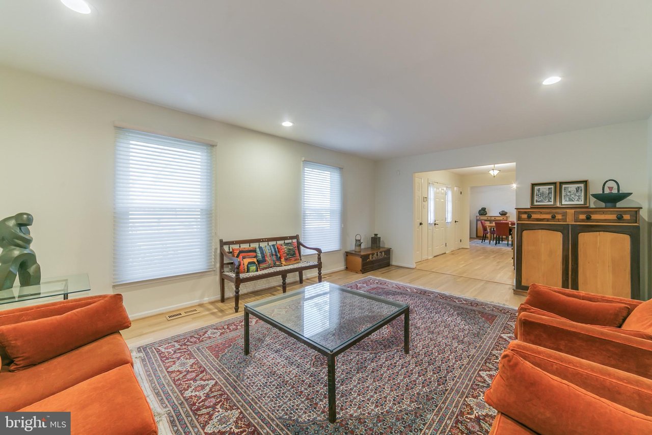 1201 Chermar Ln