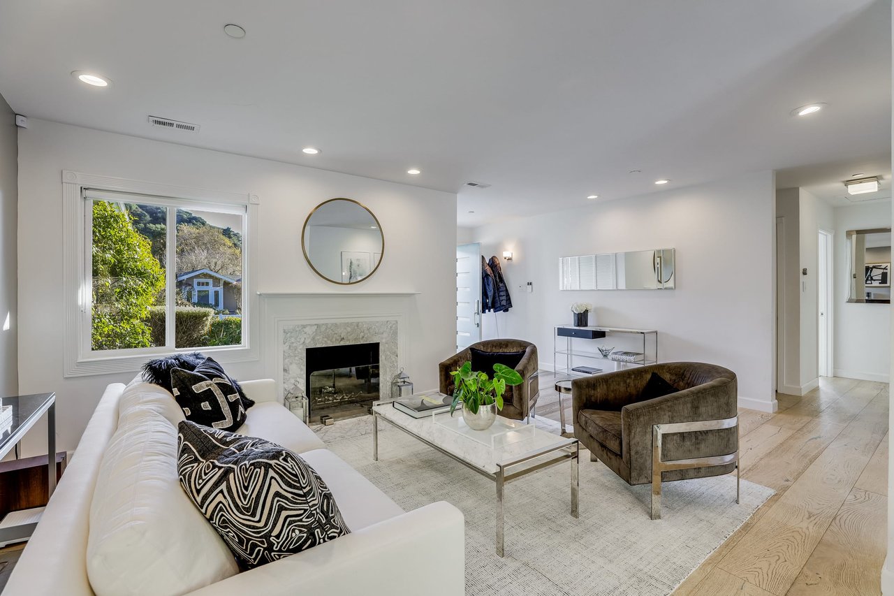 51 Mercury Ave