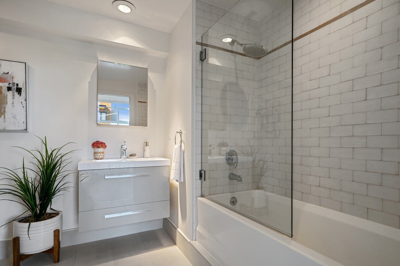 25 Sierra St, #202