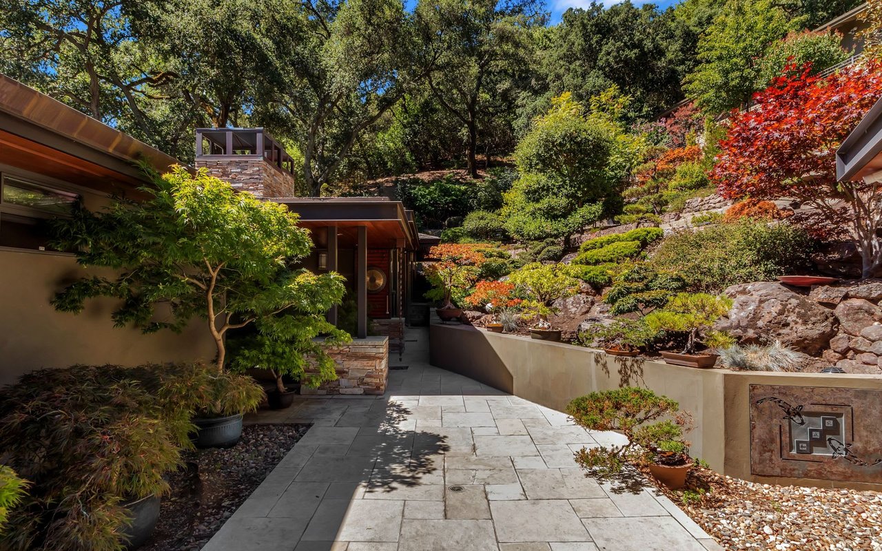 1 Camellia Ln