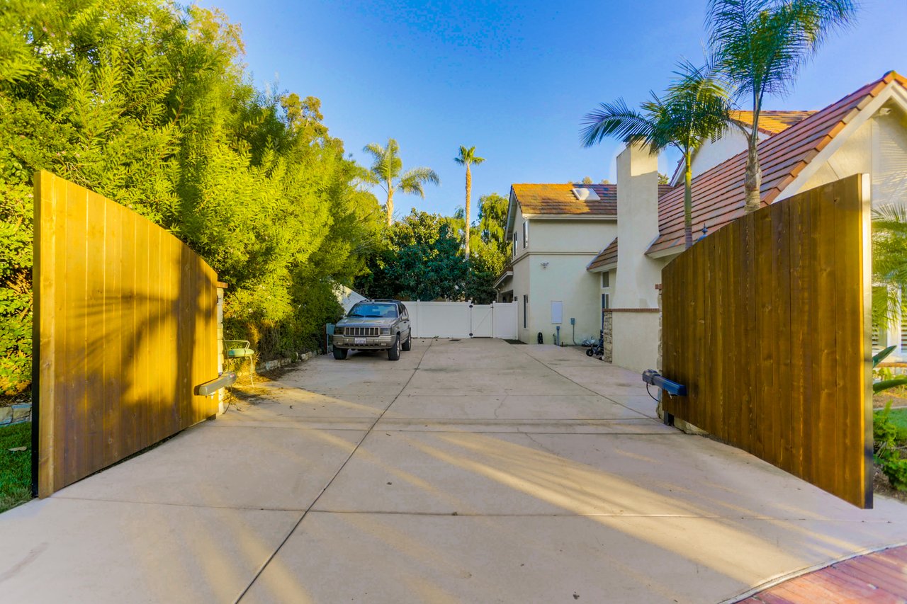 939 Calle Santa Cruz