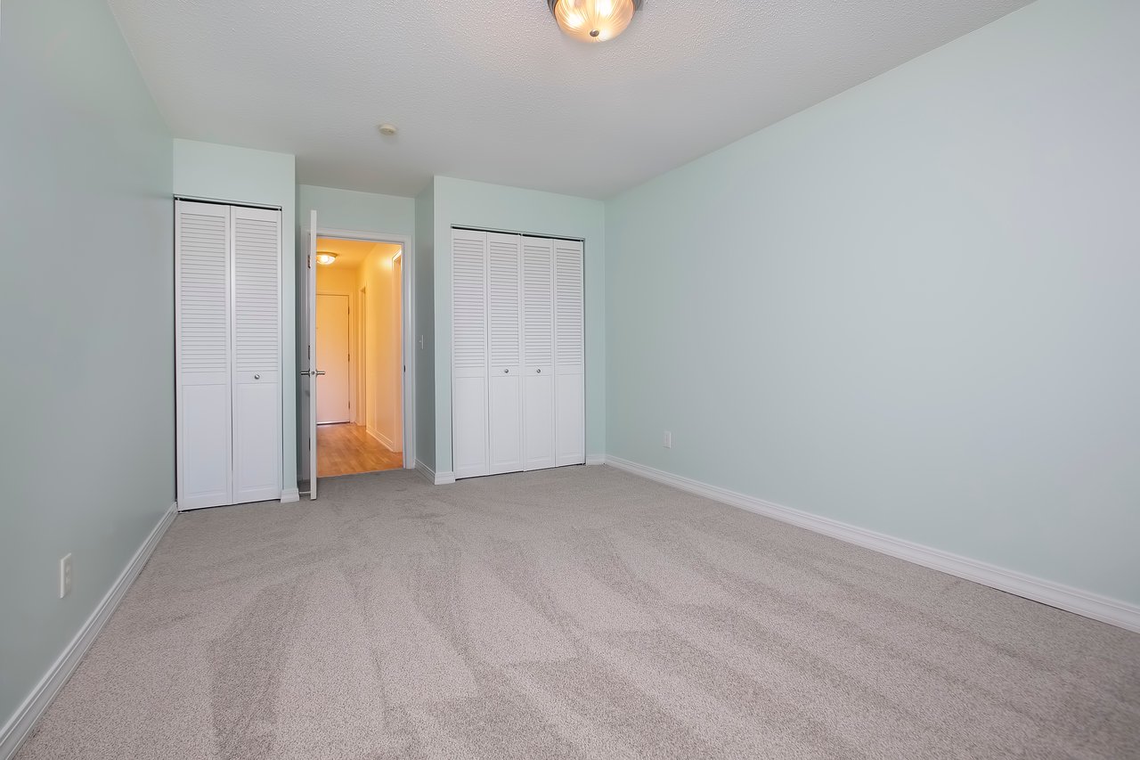 Top Floor Condo in Linden Hills!
