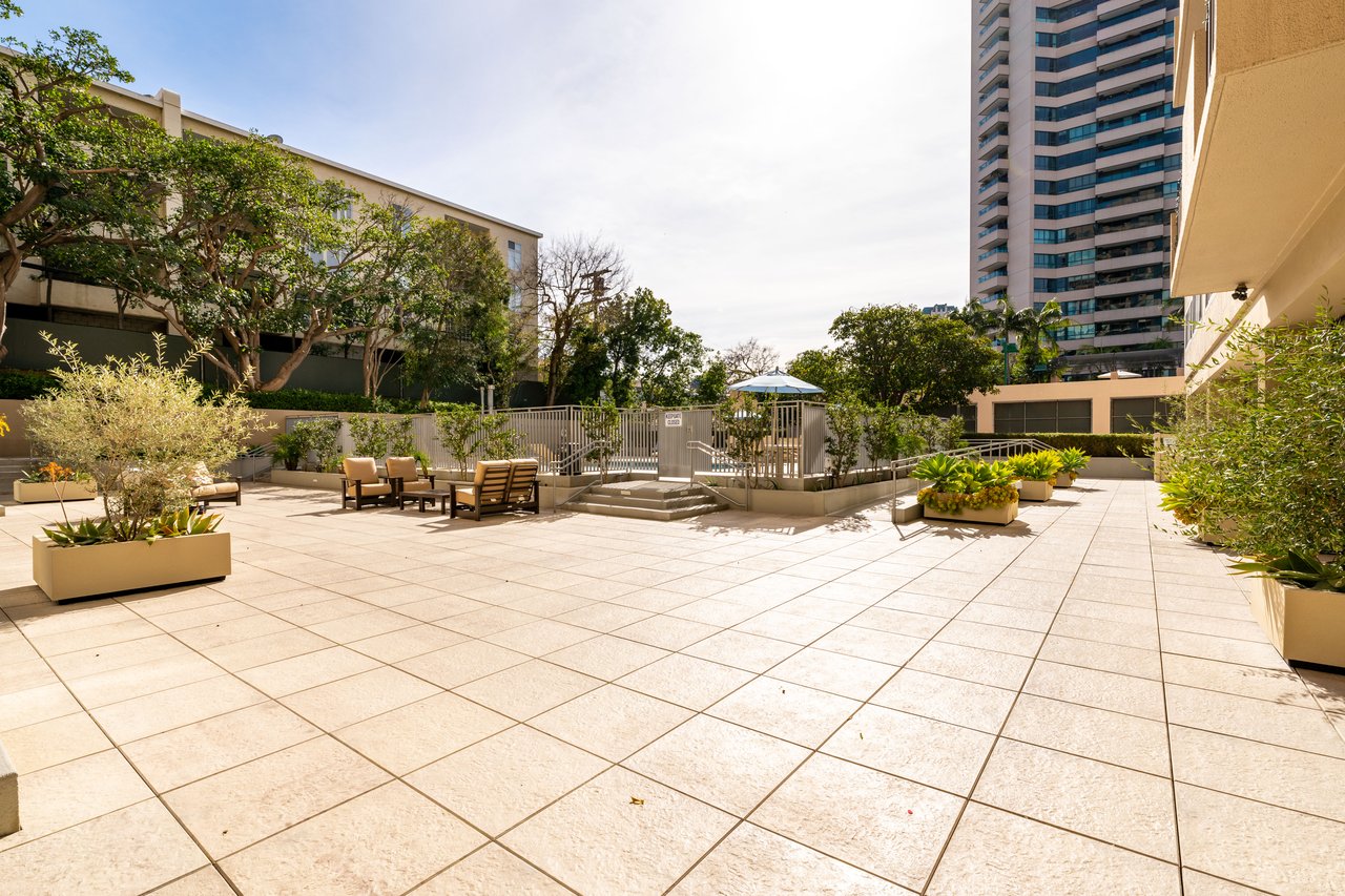 10450 Wilshire Boulevard Penthouse E