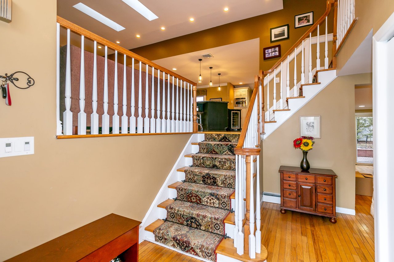 1 Gloria Dr, Woodbury