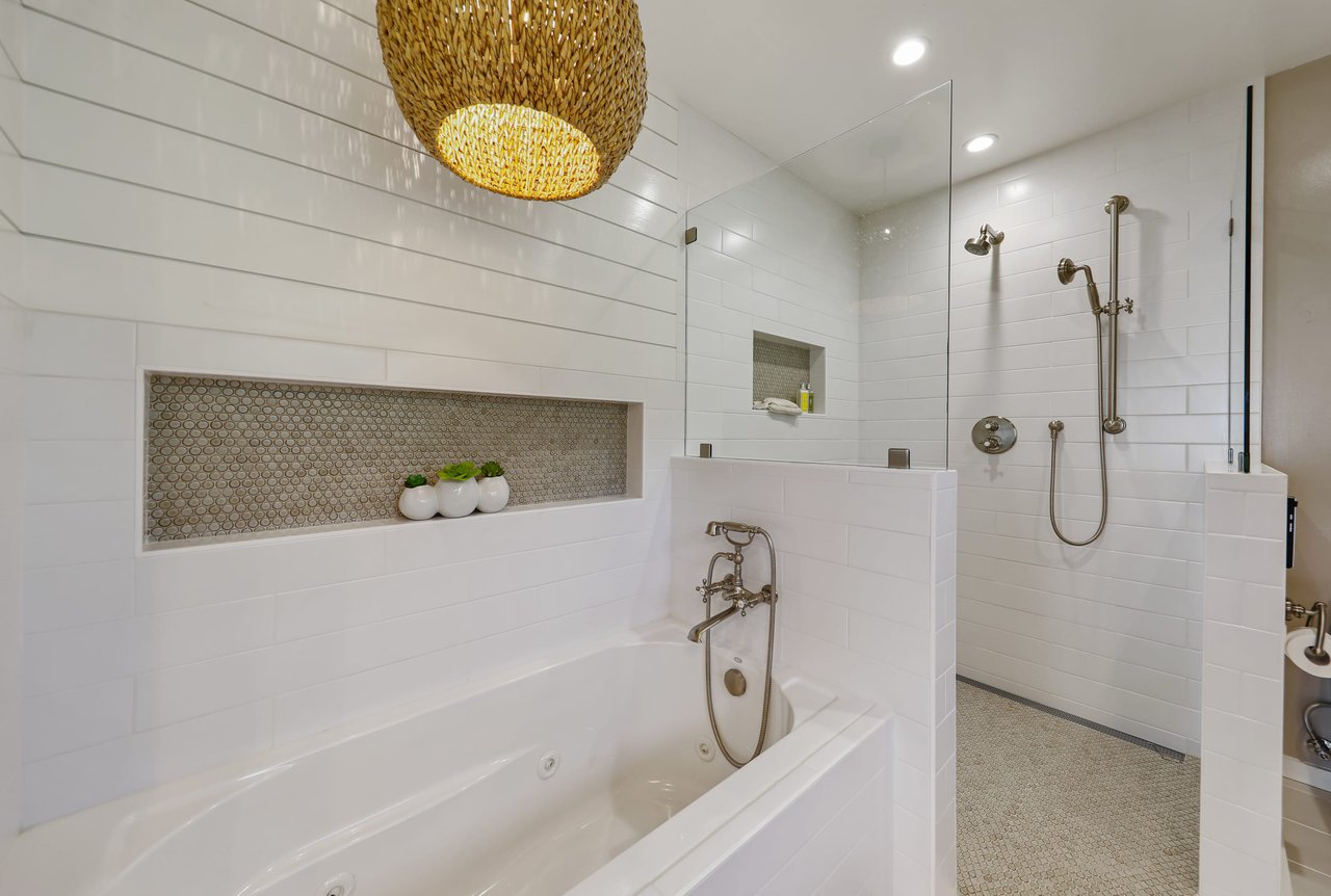 Newly Remodeled Home with Bay Views 